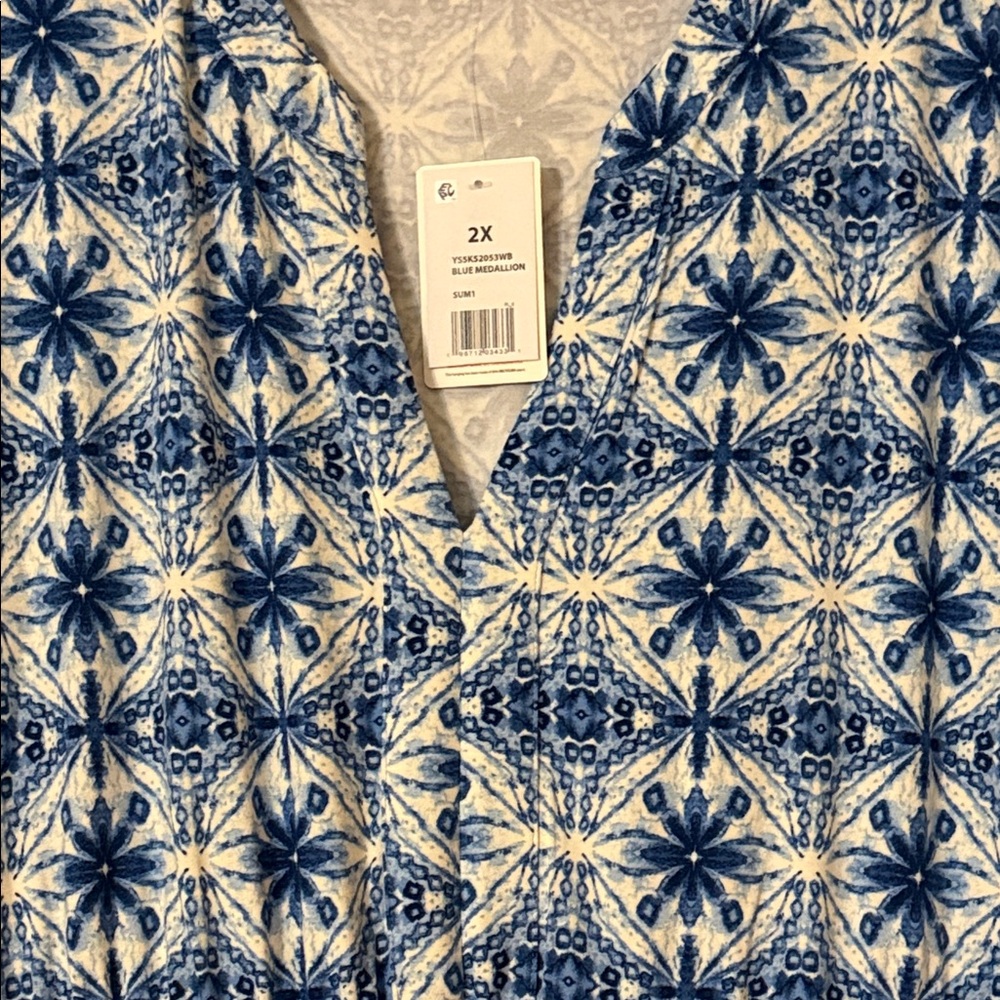 Lucky Brand Blue and White Patterned V-Neck Midi Dress - Picture 4 of 9